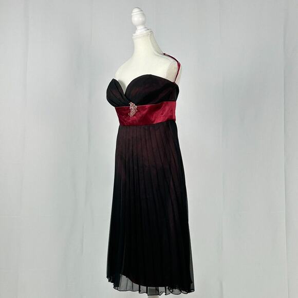Bella Formula By Venus Midi A-Line Sheer Midi Dress With Medallion New Size 12 - Picture 3 of 5